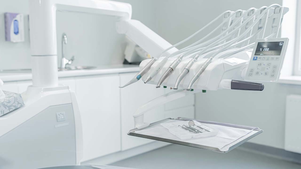 10 Aspectos Clave a Tener en Cuenta al Buscar un Periodoncista: Tecnología de vanguardia y equipamiento